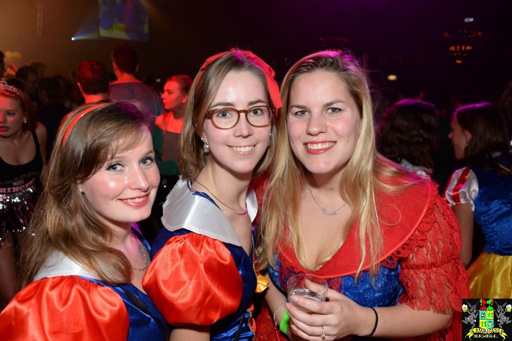 ../Images/Het Opwarmbal 352.jpg